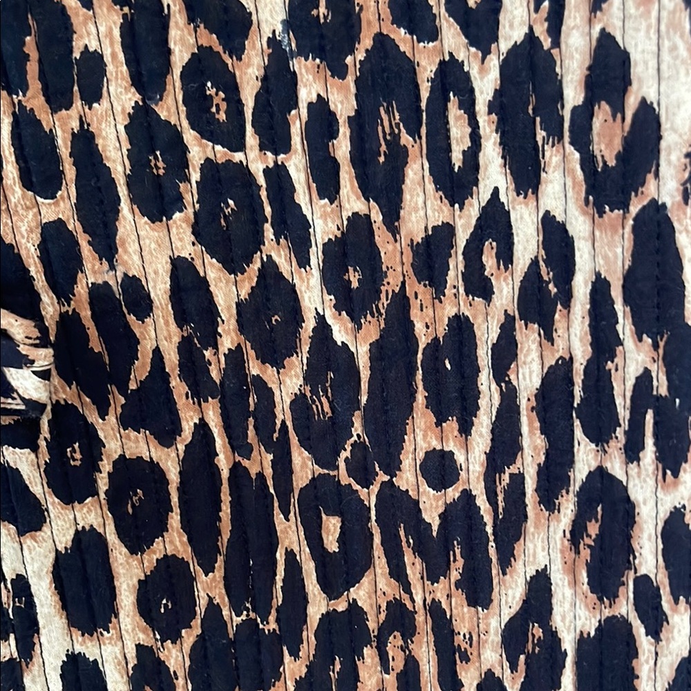 Damson Women's Leopard Print Vest - Picture 4 of 4